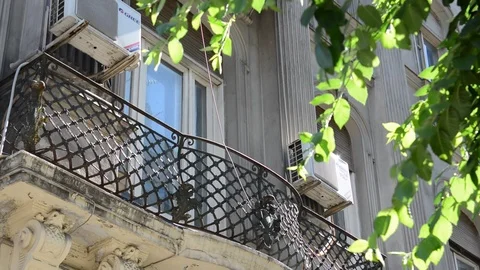 Old house with old windows Видео 91850394