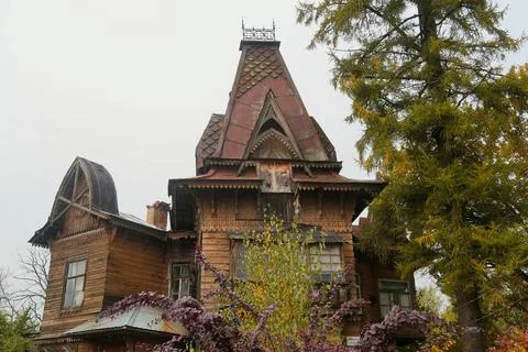 Old house in Russian style Fotos Stock