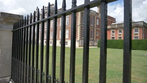 Old house view through the black steel fence 库存影片 133738950
