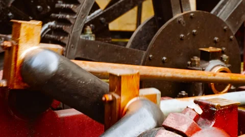 Old hydraulic engine in motion 库存影片 321744189