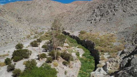 The old Inca trail at it pass along Atacama desert Andes mountains Vídeos de archivo 117087830