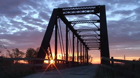 Old Iron Bridge Sunrise 스톡 동영상 62960198