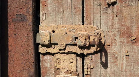 Old iron rusty locks 库存影片 57325383