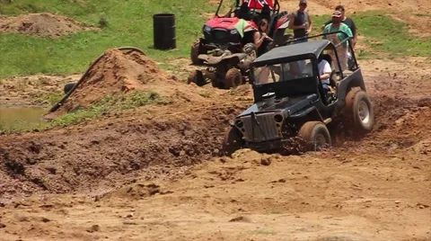 Old Jeep in a mud race Stock-Footage 41375581