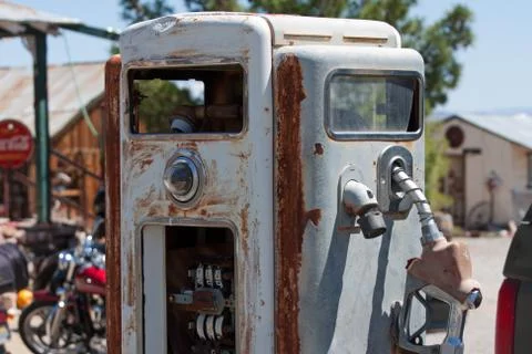 Old junk gas pump Stock-Fotos