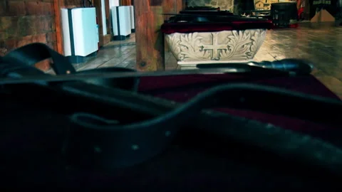 Old knight's swords in the monastery Vídeo Stock 137942367