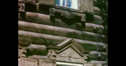 Old log building, architectural monument Vídeo Stock 303059016