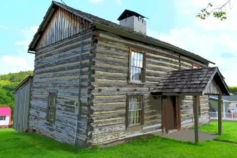 Old log cabin on display Foto stock