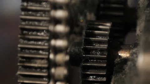 Old machine gears 動画素材 37137879