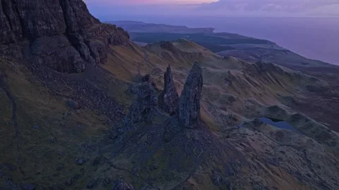 Old man of storr revealing a stunning sunrise over the isle of skye Stock Footage 334059636