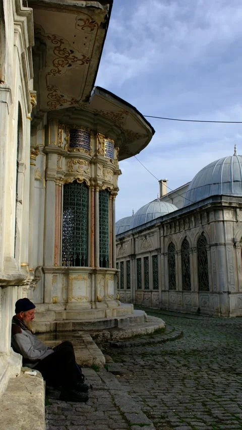 Old man is waiting. Stock Footage 276960093