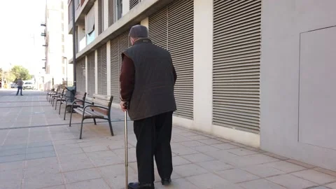 Old Man Walking to a Bench 動画素材 149980316