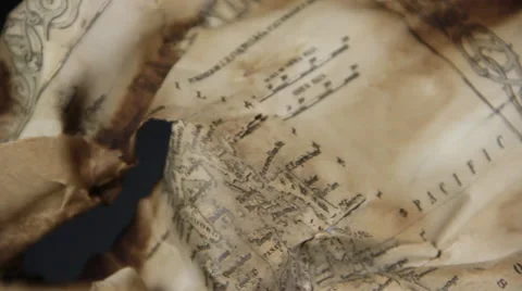 Old map detail dolly Vídeos de archivo 45351406