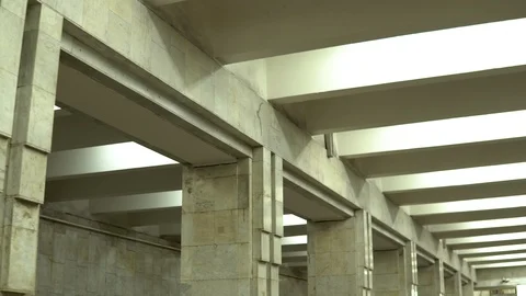 Old marble subway corridor with large columns 스톡 동영상 116952345