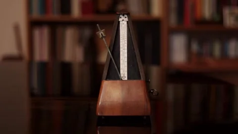 Old Mechanical Metronome Vidéo 249285379
