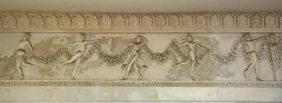 Old medieval elements of architectural decorations of buildings, moldings and Foto stock