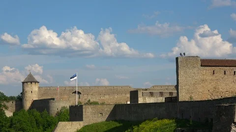 Old medieval Fortresses of two countries. Vídeos de archivo 112710501