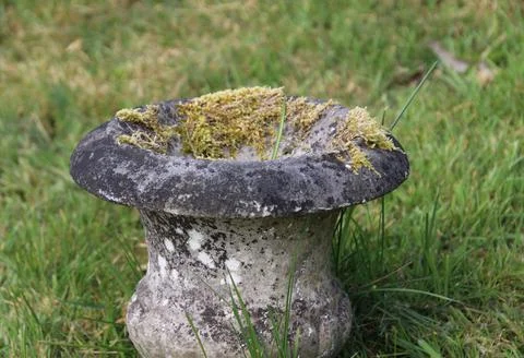Old memory grave urn Stock Photos