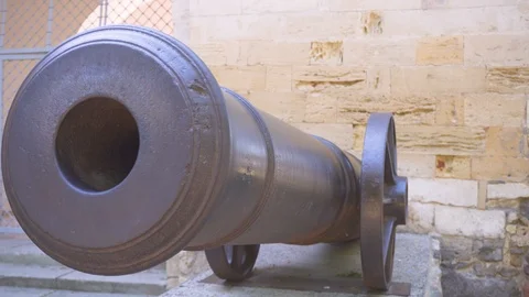 Old military weapon. Vidéo 115058368