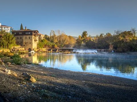 The old mill and river 库存照片