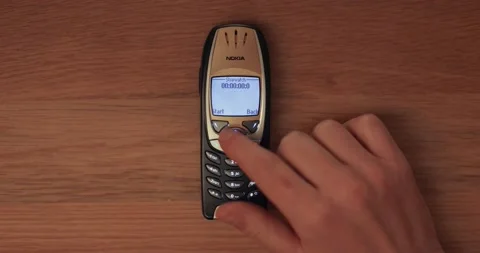 Old Mobile Phone stopwatch function started 動画素材 195354913