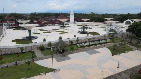Old Mosque and Mountain Video stock 148302265
