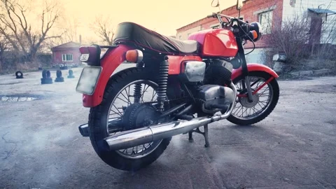 Old orange retro motorcycle Stock-Footage 332791446