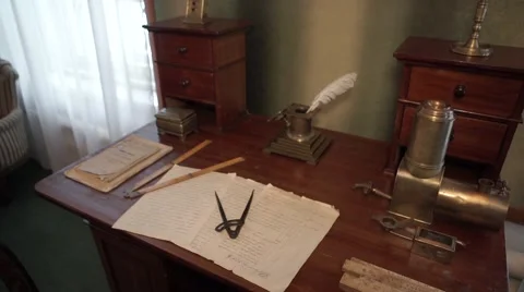 The old paper and pen on the table in the room Видео 57274744