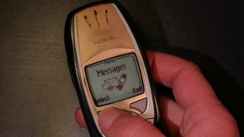Old Phone Texting 動画素材 82503800