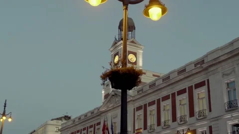 The old post office building collapsed. Located at the Puerta del Sol. Madri Stock Footage 148527113