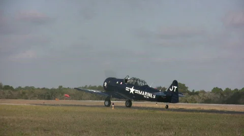 Old propeller airplane Stock Footage 655524