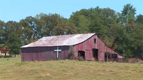 Old Red Barn in Field Stock-Footage 40683535