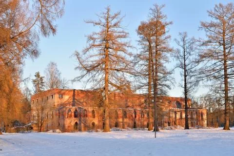 The old red brick building next to the Obvodny canal in the Alexander Park in Fotos de archivo