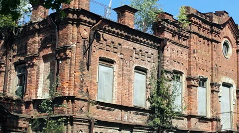 Old red building windows Видео 57325367
