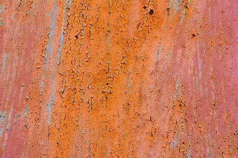 Old Red Rusty Plaster Wall With Worn Surface Vertical Empty Grunge Background Stockfoto's