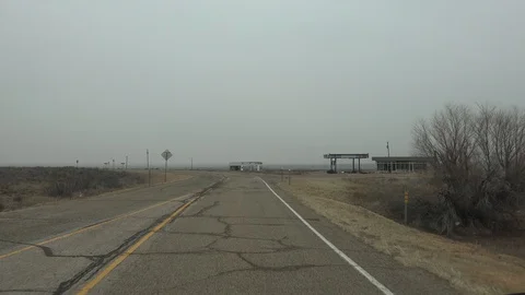 Old Route 66, leaving the new highway 스톡 동영상 105320992