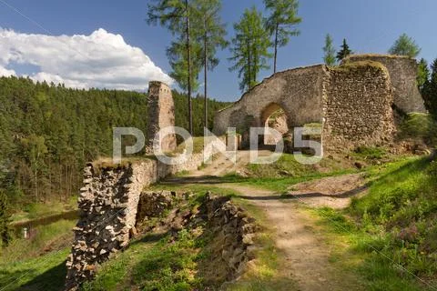 Old ruin Stock Photos
