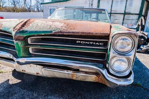 Old rusted car Stock Photos