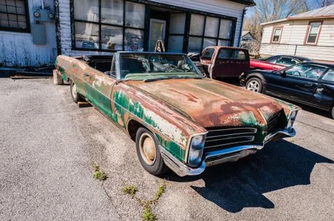 Old rusted car Stock Photos
