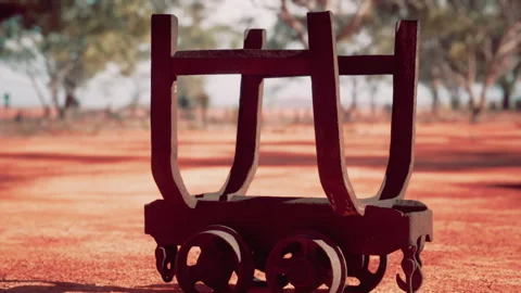 Old rusted Mining cart in desert Vídeo Stock 229712709