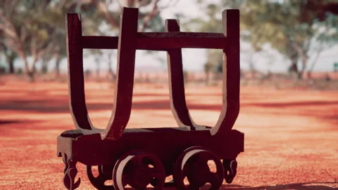Old rusted Mining cart in desert Vídeos de archivo 232990886