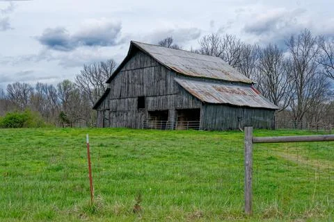 Old rustic grey barn Foto stock