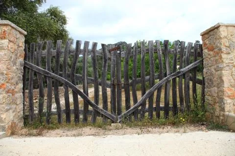 Old rustic wooden gate Foto stock