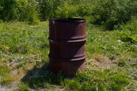 Old rusty barrel Foto stock