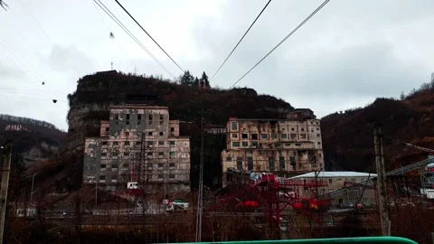 Old rusty cable car system in mining town Chiatura Vidéo 327852018