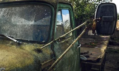Old rusty car Stock Photos