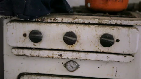 Old rusty gas stove Video stock 102169203