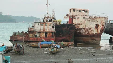 Old rusty indian ships Video stock 21991229