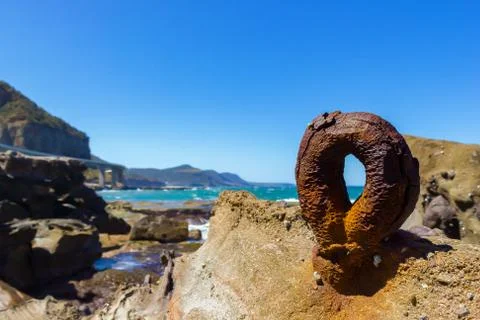 Old rusty round hook from the historic Sea Clliff Bridge along the Grand Paci Foto stock