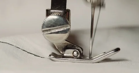 Old sewing machine in work process 스톡 동영상 82574729